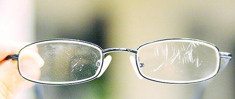 Вред ношения очков с царапинами на линзах фото